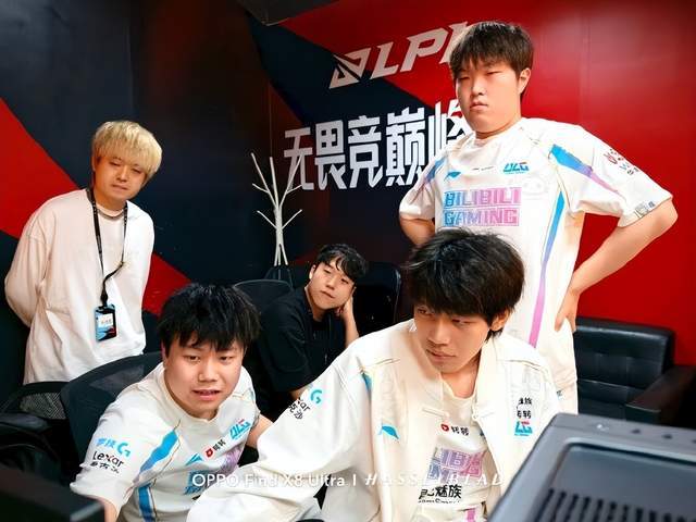 依然离不开 依然离不开