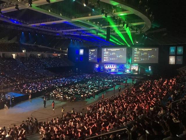 通过严密的 通过严密的