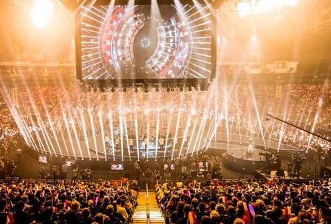 开始出人意 开始出人意