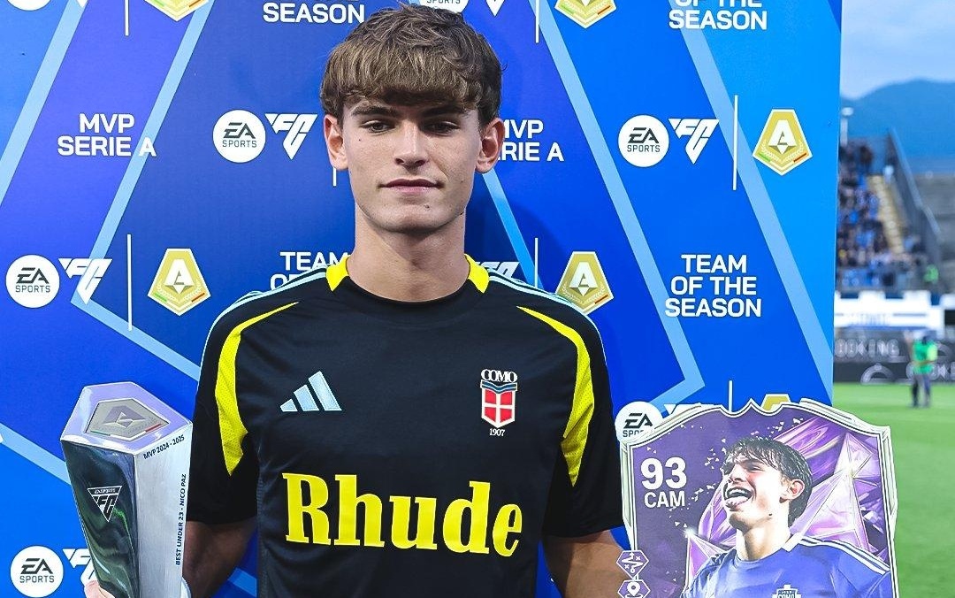 在足球圈并 在足球圈并